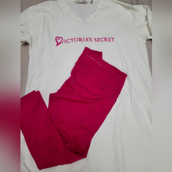 Victoria's Secret Sleep T-shirt - Picture 11 of 11